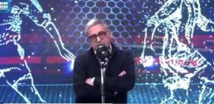 Carlo Alvino si commuove in diretta.png