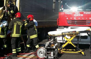 Operaio napoletano investito e ucciso in autostrada