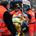 Operaio precipita a Secondigliano