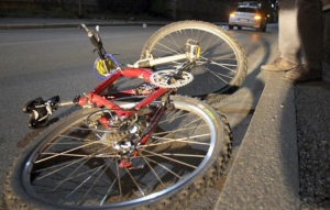 Maddaloni: 15enne investita mentre era in bici