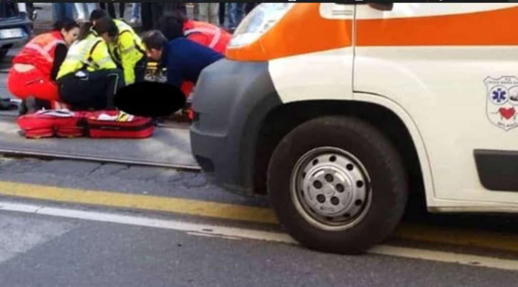 Napoli, bimba di 6 anni investita mentre attraversava con la mamma