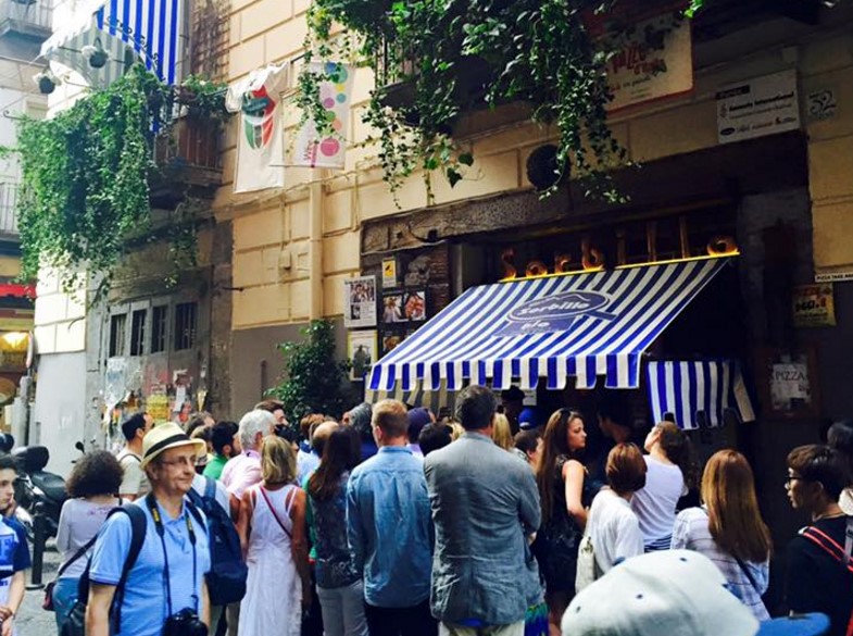 Pizzeria Sorbillo: provano a derubarla nella notte