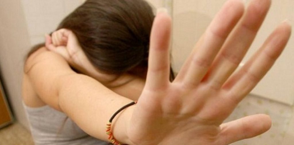 Campania: cinque minorenni abusano di una ragazzina