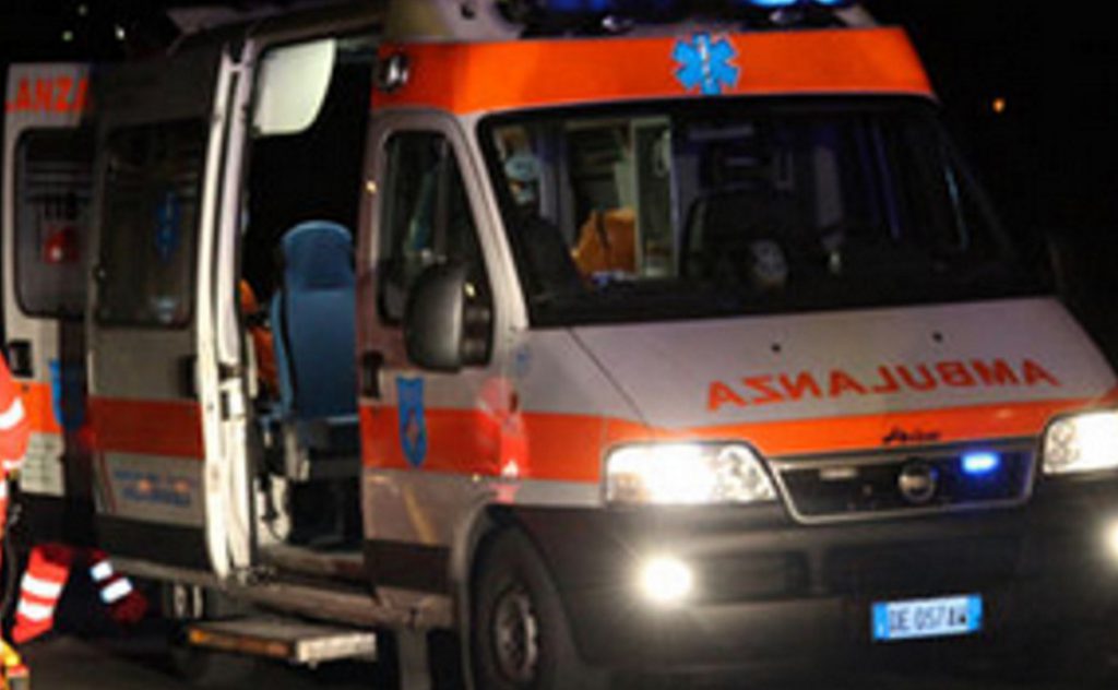 Qualiano: ambulanza ritarda per la voragine, muore una donna