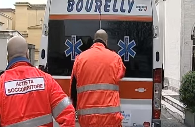 Rapina al centro Direzionale di Napoli, un ferito