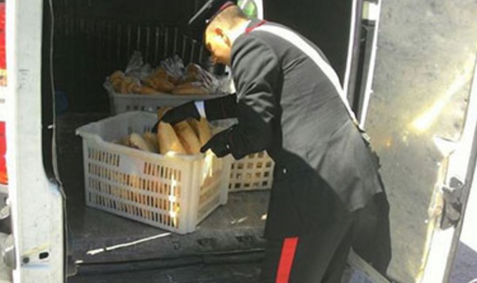 Napoli: sequestro di pane, non rispettavano le norme igieniche