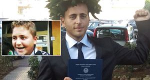 Antonio Ruggiero, il bambino di "A faccia ro' ca**o" si è laureato