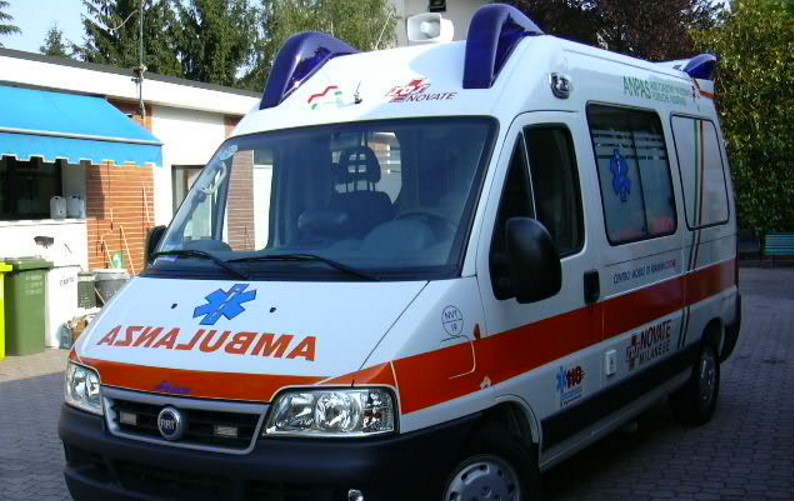 Incidente ad Aversa, giovane imbocca l'asse mediano contromano