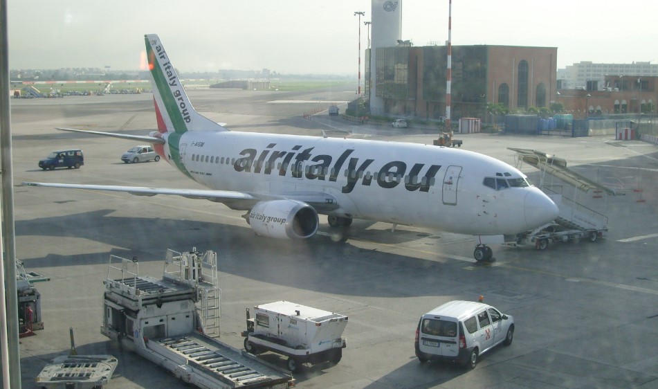 17enne sequestrata a bordo di un aereo che ha fatto scalo a Napoli