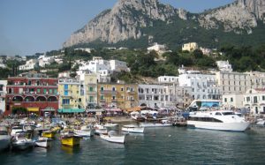 Allarme a Capri, il sindaco denuncia "porto troppo insicuro"