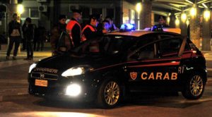 Giugliano, tentano di rapinare centro scommesse ma qualcosa va storto