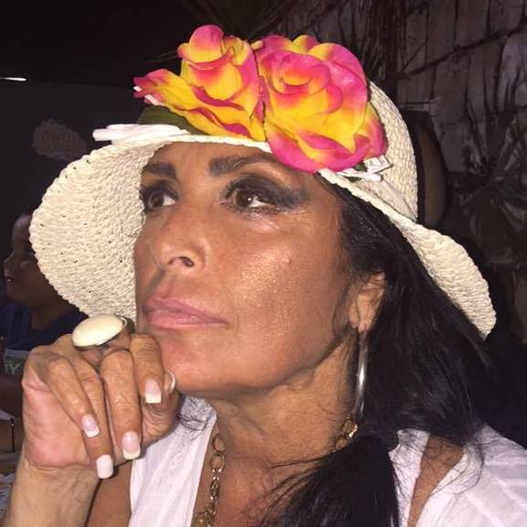 Cinzia Oscar, polemiche su Facebook per la sua canzone in Gomorra