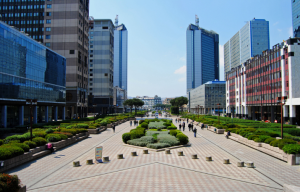 Rissa al Centro Direzionale di Napoli, ragazzino accolettalto