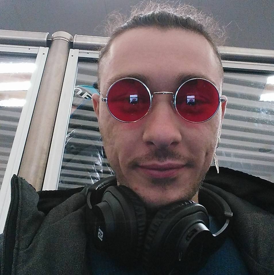 Emmanuele Pirozzi, il video dell'arrampicata sull'obelisco di piazza San Domenico