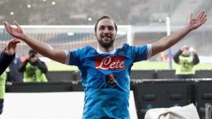 Higuain: De Laurentiis vuole l'intera clausola, l'Atletico Madrid molla la presa