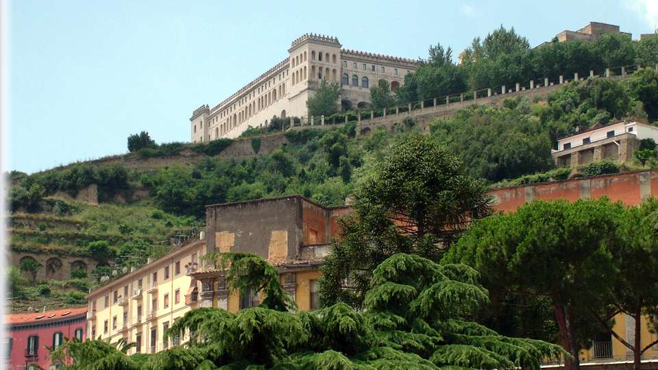 Restaurata la Fontana degli Innamorati a Villa Lucia