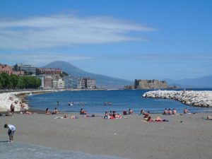 Lido Mappatella, volontari puliscono spiaggia dai rifiiuti