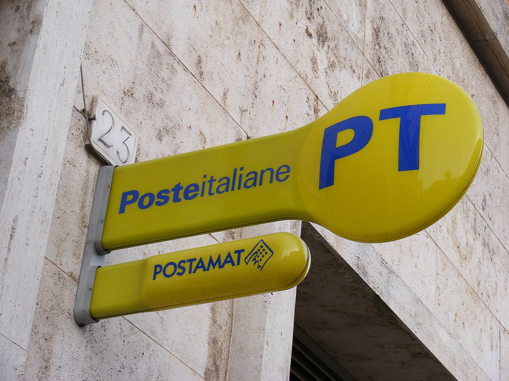 Rapina alla poste, bottino record di 100mila euro