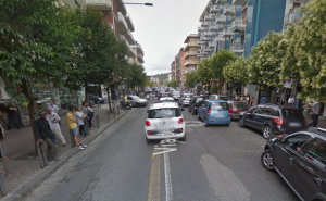 Rapina a Napoli: ferito il titolare di una gioielleria