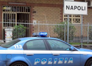 San Giorgio a Cremano: tenta di accoltellare il vicequestore, arrestato