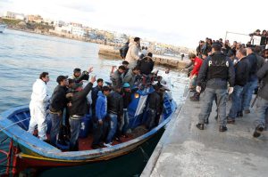 sbarco profughi in campania