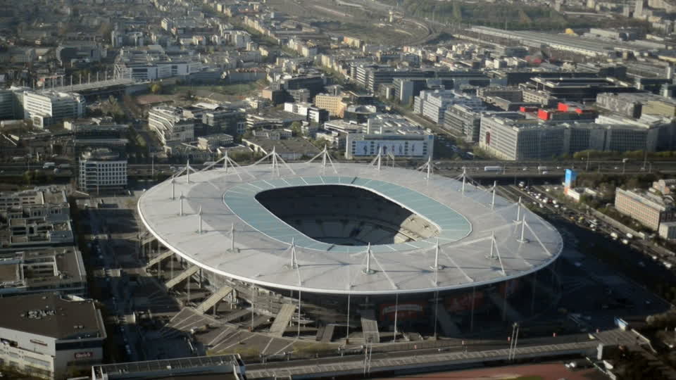 Trovato pacco sospetto nei pressi dello stadio dove giocherà l'Italia