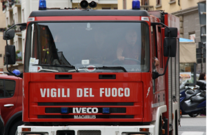 Incendio nel famoso Teatro di Sant'Arpino, evacuati bambini