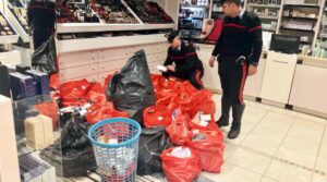 Vomero, mega furto di profumi: rubata merce per 40mila euro