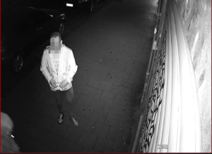 Furto nella notte da Maccheese al Vomero, ladro entra e porta via soldi dalla cassa