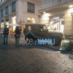 Quando nemmeno l'esercito ferma le baby gang, giovane ferito con una bottiglia in via Toledo