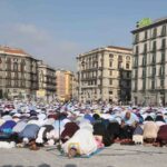Napoli, in piazza Garibaldi riunite le comunità islamiche: è la preghiera del sacrificio