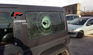 Spari contro una jeep a Varcaturo, fermato un 21enne