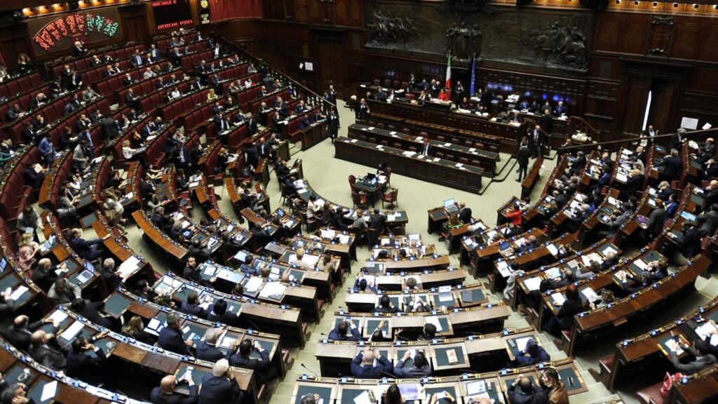 Legittima difesa, il parlamento approva ma tutti vogliono già cambiare la legge