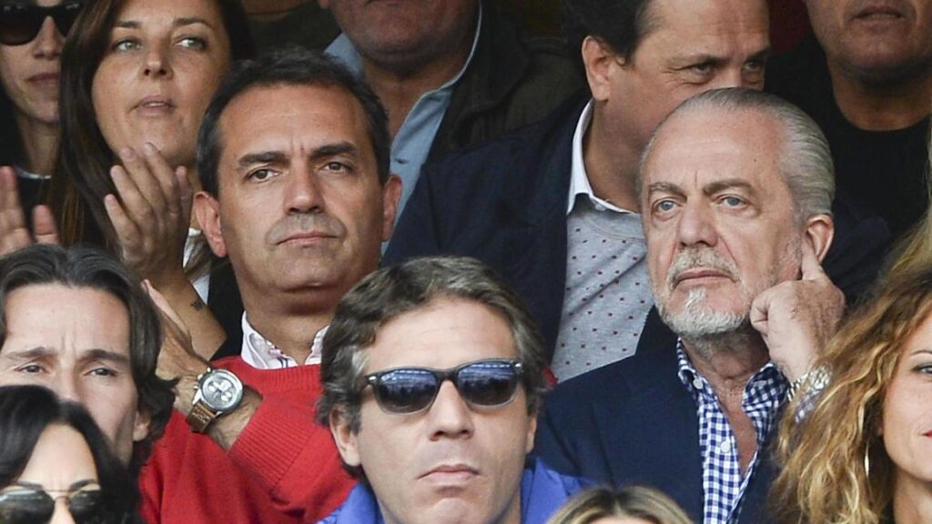 Tutti contro tutti, in città un clima avvelenato che fa male al Napoli