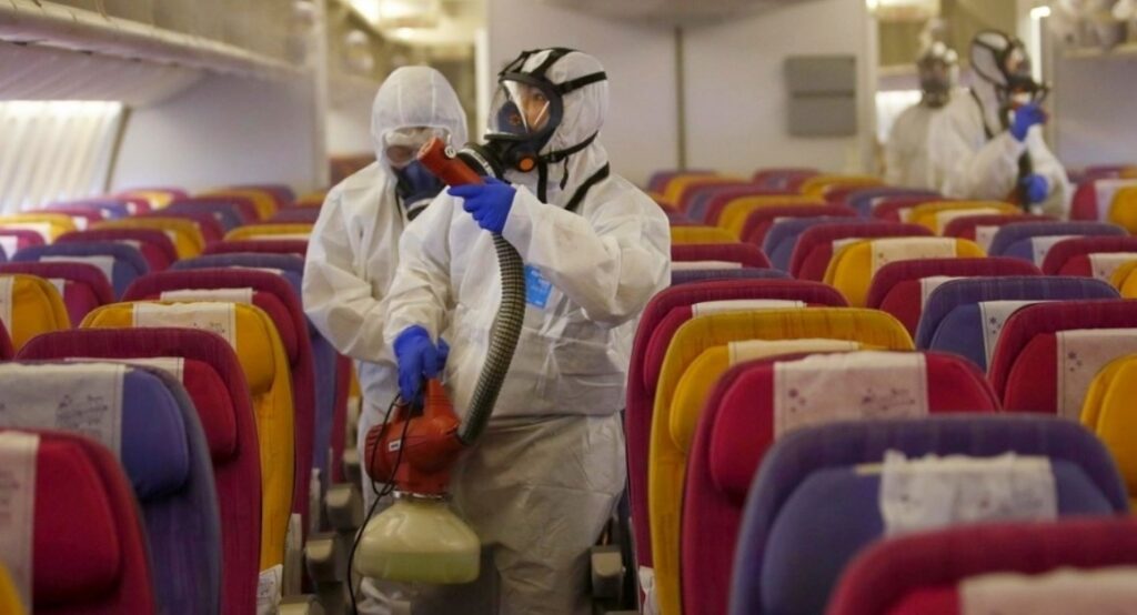 21 casi positivi sul volo Dacca-Roma, il ministro Speranza blocca i voli dal Bangladesh