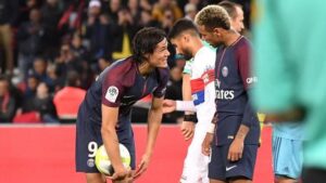 PSG, tensioni tra Neymar e Cavani: presunta lite tra i due nello spogliatoio
