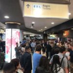 Napoli, è caos a Capodichino per la nebbia: voli bloccati e tifosi furiosi