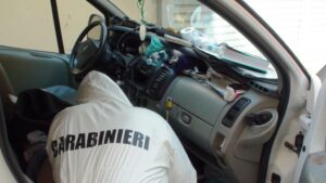 Lite per gelosia a Torre Annunziata, la moglie picchiata: è trauma cranico