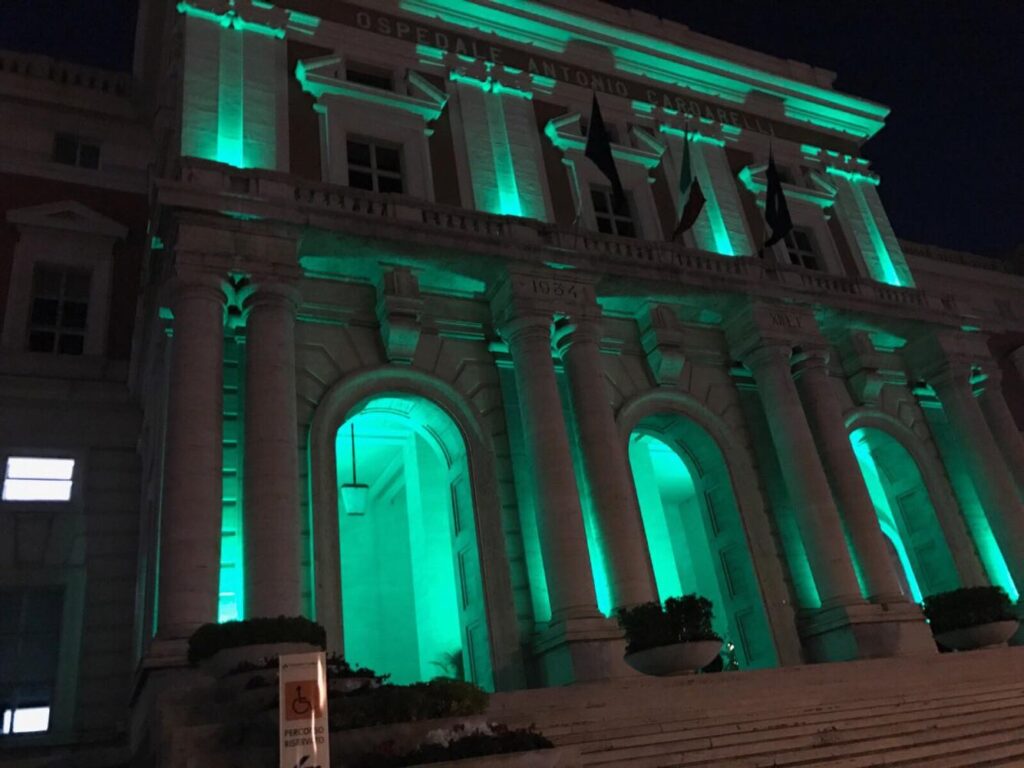 È Natale e il Cardarelli si veste di verde