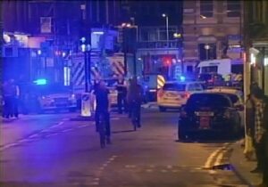 ATTENTATO A LONDRA, CENTINAIA DI FERITI E DUE MORTI: CAPITALE INGLESE SOTT’ATTACCO