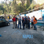 Protesta dei lavoratori della metro a Fuorigrotta, traffico in tilt e tensioni tra automobilisti