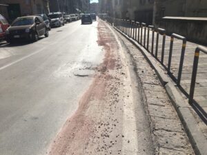 Caos viabilità al Corso Vittorio Emanuele, traffico in tilt per cantiere banda larga