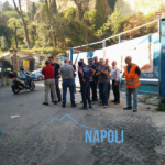 Protesta dei lavoratori della metro a Fuorigrotta, traffico in tilt e tensioni tra automobilisti