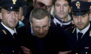 Michele Zagaria tenta il suicidio in aula durante l'udienza in Tribunale