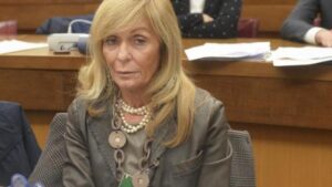 Napoli, Elisabetta Garzo è la prima donna a diventare presidente del Tribunale