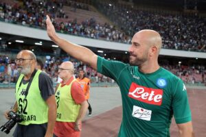 Reina, la diplomazia di Sarri, il messaggio della moglie, l'amore dei tifosi e nessuna alternativa