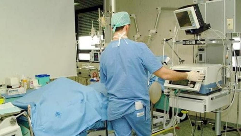 Morta donna di 49 anni al Cotugno, la causa una violenta meningite