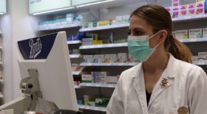 Coronavirus, le 10 precauzioni inutili che stiamo prendendo: sfatiamo le false credenze