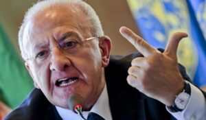 Sanità, la Campania investe sul vaccino contro il cancro. De Luca annuncia: "A novembre fine del commissariamento"