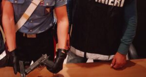 Blitz a Pomigliano D'Arco, interrotto summit di camorra: due arresti